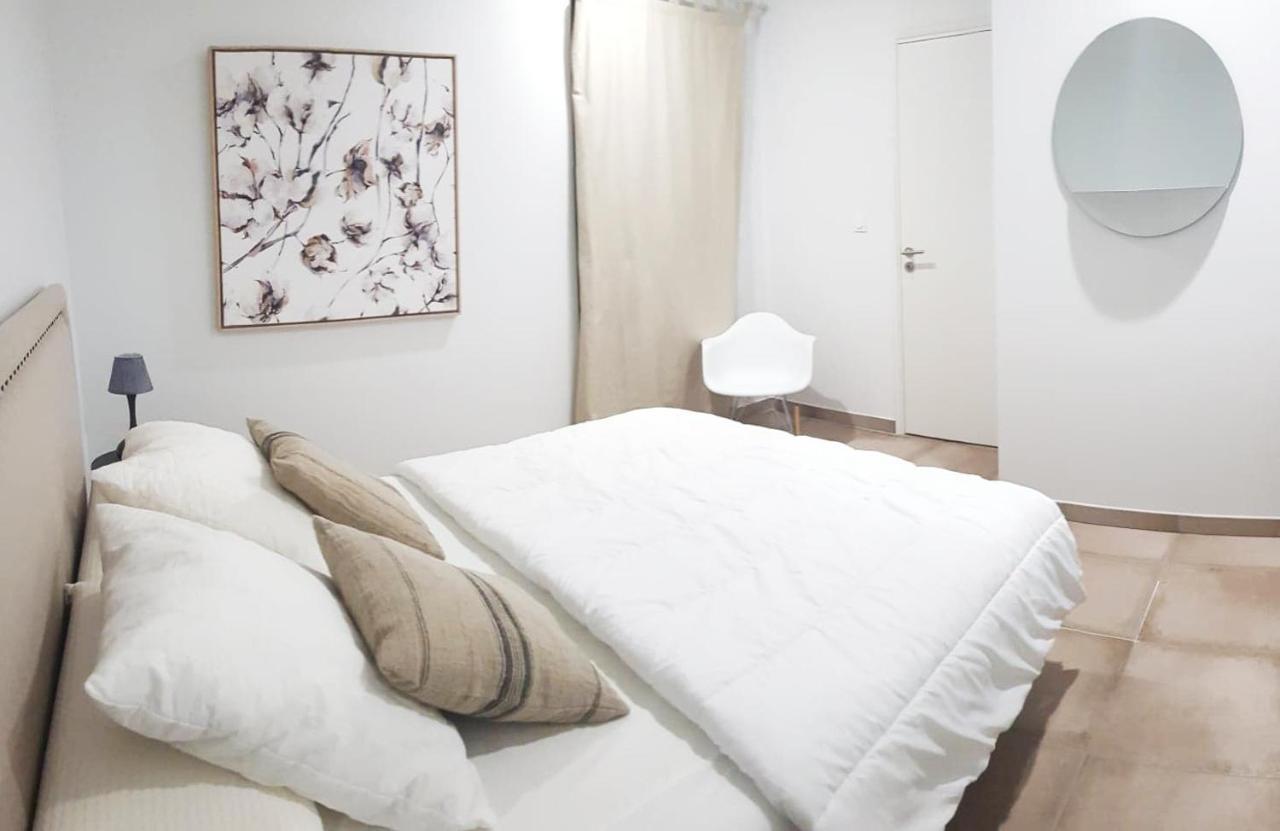 Le Nid Discret Avec Balcon Et Parking Prive Gratuit Apartment Sarlat-la-Canéda Exterior foto